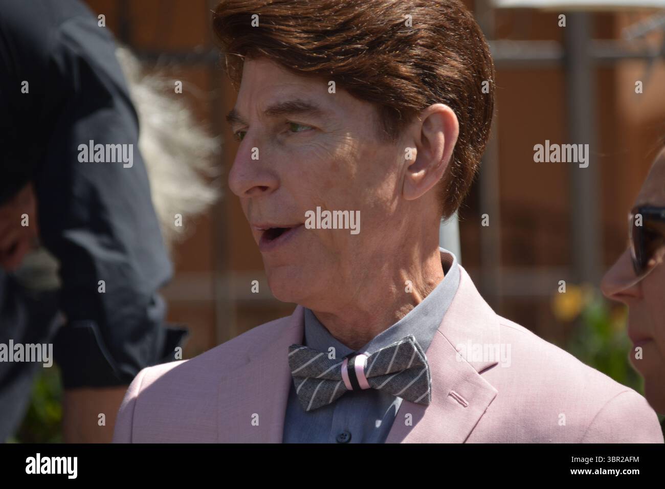Il giornalista di intrattenimento BJ Korros appare alla cerimonia della Hollywood Walk of Fame in onore dell'attore Glynn Turman il 10 luglio 2025 a Los Angeles, California. Crediti: Sharon Graphics/Alamy Live News Foto Stock