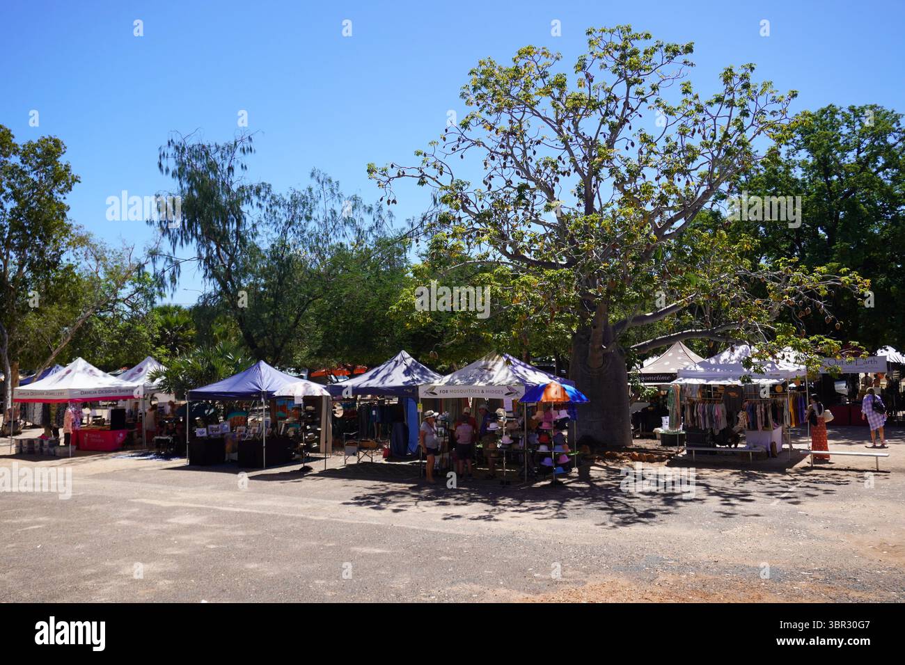Broome's Courthouse Markets in una domenica calda Foto Stock