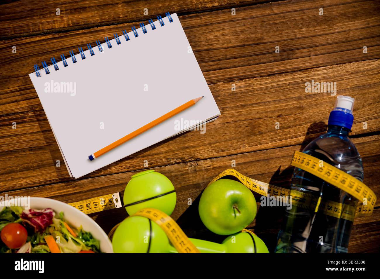 Blocco note con indicatori di uno stile di vita sano Foto Stock