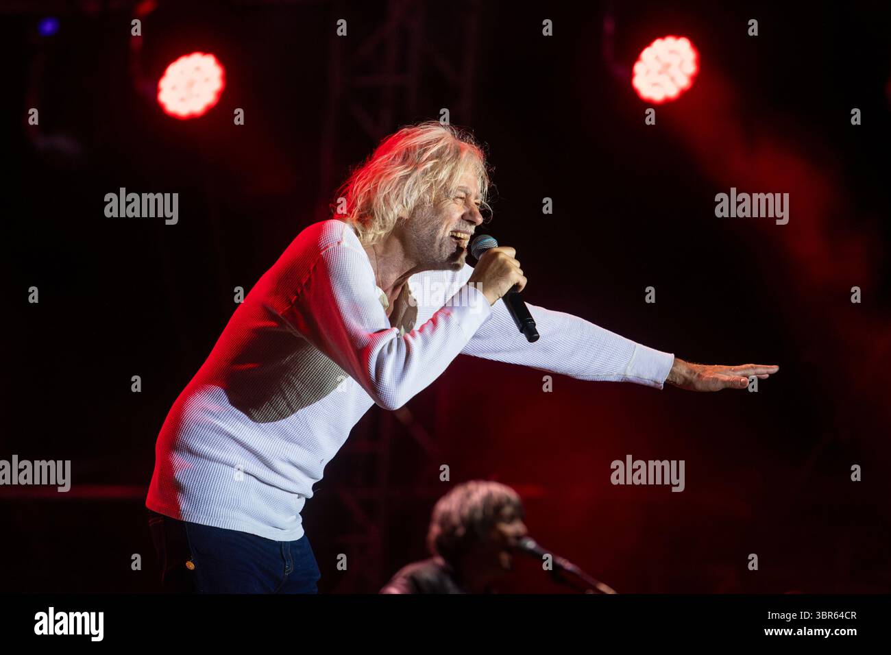 Novi Sad, Serbia. 10 luglio 2025. Bob Geldof si esibisce al festival musicale EXIT di Novi Sad, in Serbia, il 10 luglio 2025. (Foto di Maxim Konankov/NurPhoto) credito: NurPhoto SRL/Alamy Live News Foto Stock