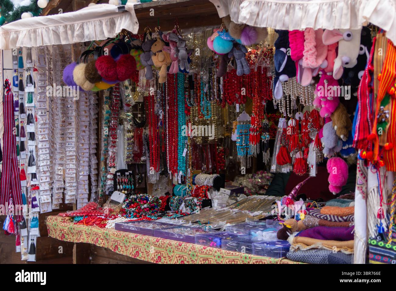 vendi vari accessori di culto, coralli, amuleti, antica fede e pregiudizi Foto Stock vendi vari accessori di culto, coralli, amuleti, antica fede e pregiudizi Foto Stock