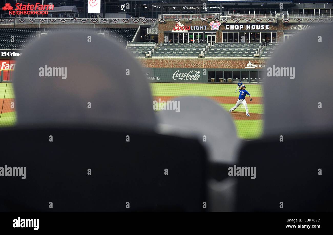 6 agosto 2020: Il lanciatore dei Toronto Blue Jays Rafael Dolis consegna un campo durante il settimo inning di una partita della MLB contro gli Atlanta Braves al Truist Park di Atlanta, Georgia. Austin McAfee/CSM(immagine di credito: &Copy; Austin McAfee/CSM tramite cavo ZUMA) Foto Stock