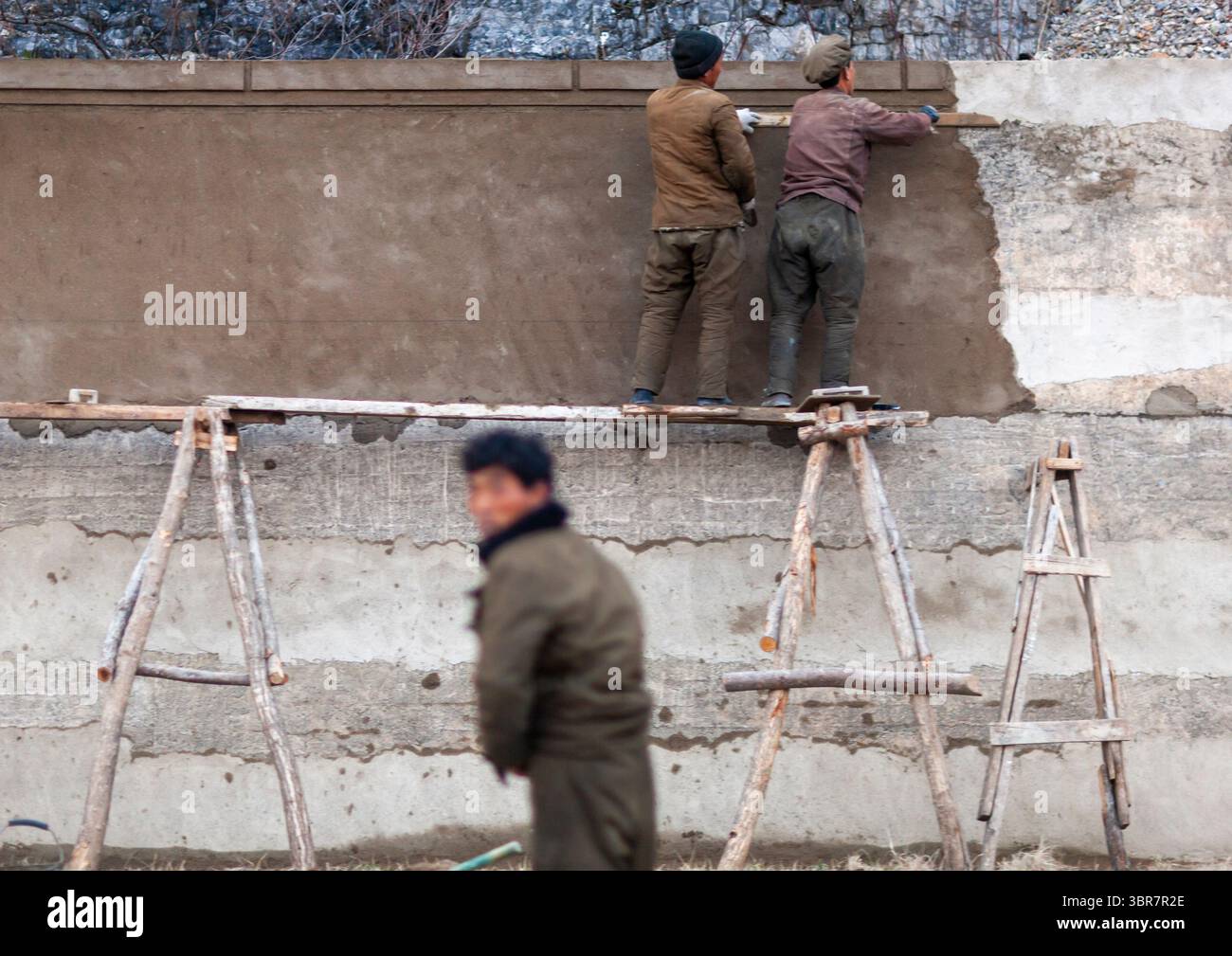 Mosaico di affreschi propagandistici in corso, Kangwon-do, Wonsan, Corea del Nord Foto Stock