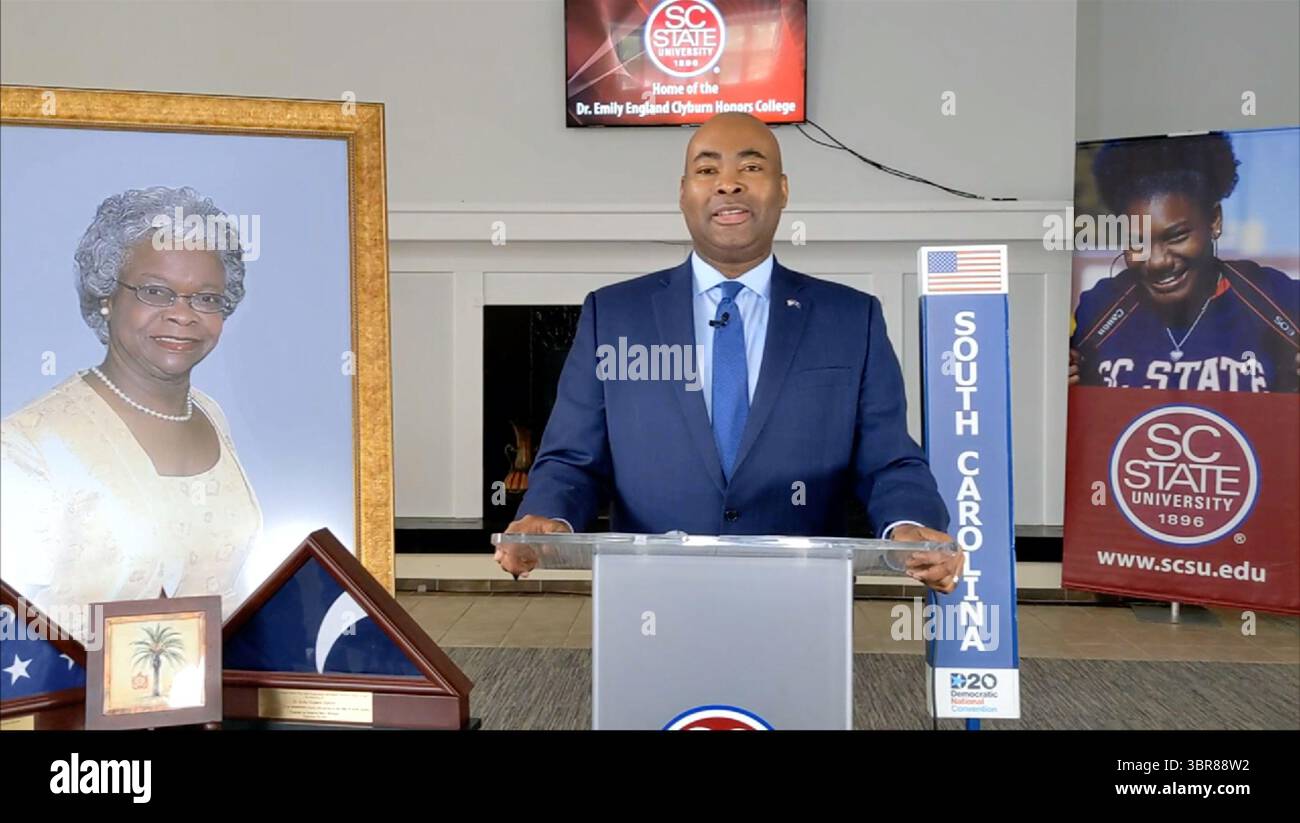 18 agosto 2020, Stati Uniti: In questa immagine dal video feed della Convenzione Nazionale Democratica, il candidato al Senato degli Stati Uniti Jaime Harrison fa osservazioni mentre lancia i voti per la nomina dello Stato della Carolina del Sud nella seconda notte della convention di martedì 18 agosto 2020. Harrison si candida per il seggio attualmente detenuto dal senatore statunitense Lindsey Graham (repubblicano della Carolina del Sud) (Credit Image: © Democratic National Convention V/CNP via ZUMA Wire) Foto Stock