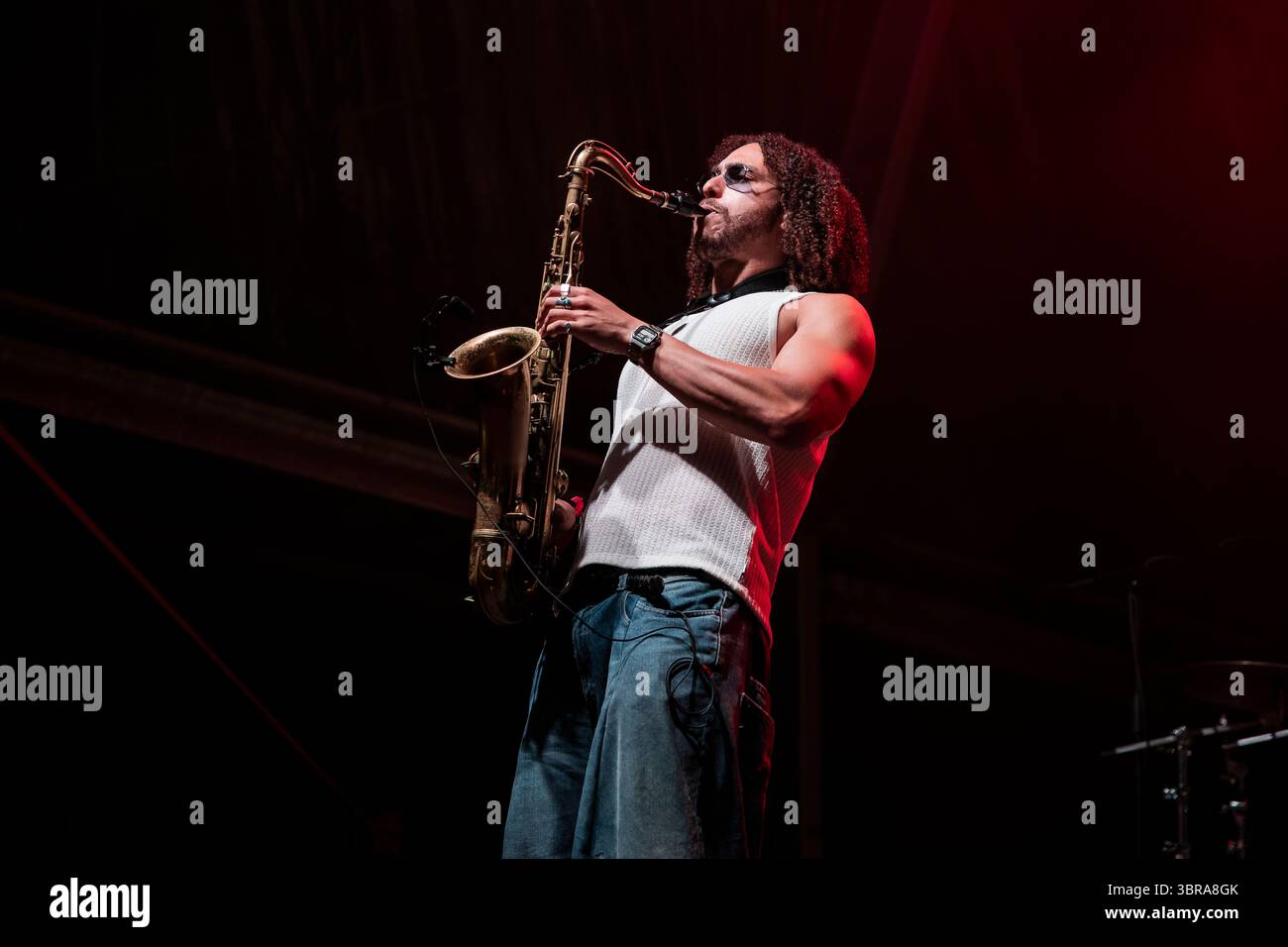 Vilanova i la Geltrú, Spagna. 2025.07.05. La band collettiva Ezra si esibisce sul palco al Vida Festival il 5 luglio 2025 a Vilanova i la Geltrú, Spagna. Foto Stock