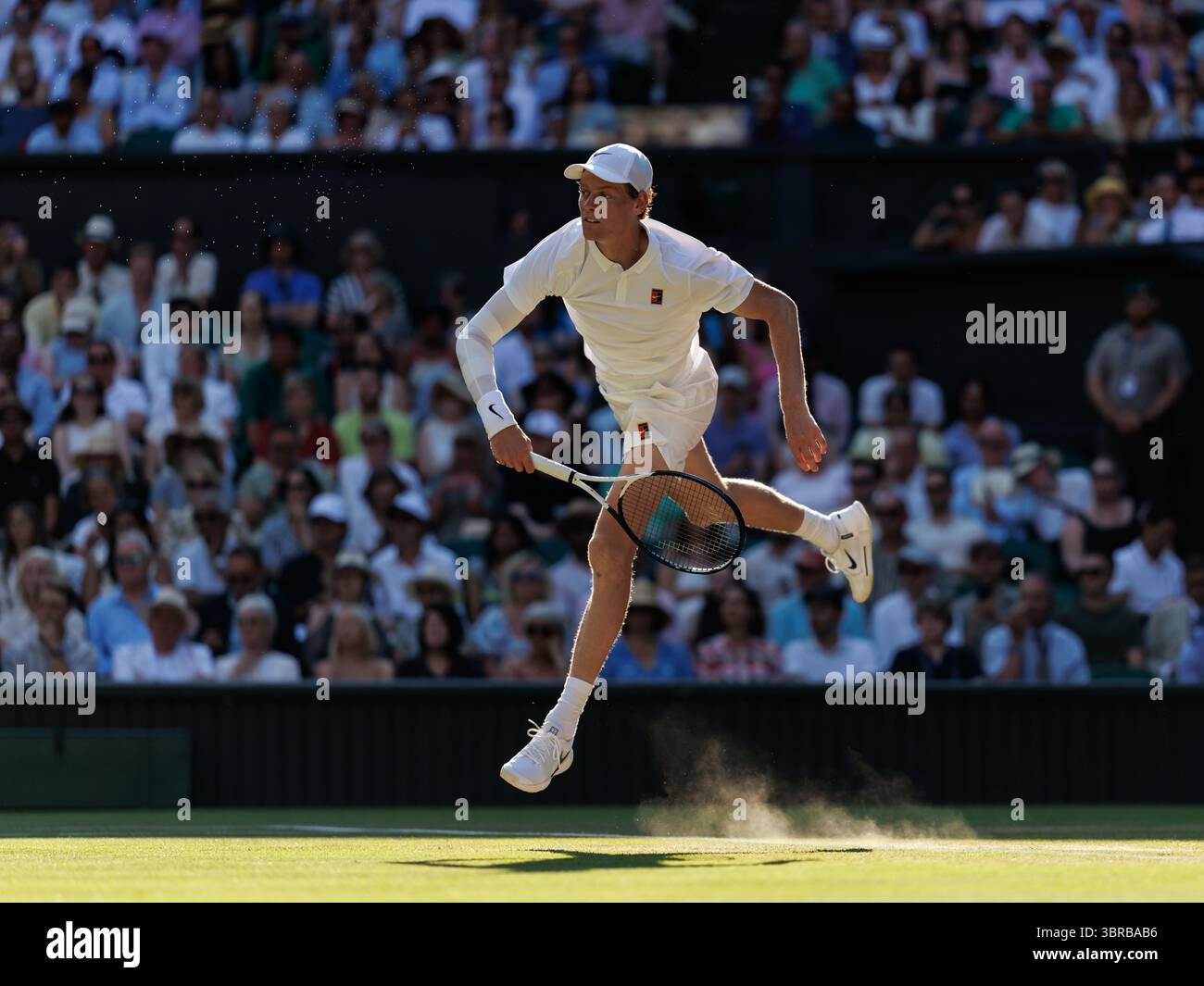 Wimbledon, Regno Unito. 11 luglio 2025. Jannik Sinner (ITA) nelle semifinali per gentiluomini durante Wimbledon 2025. Crediti: Corleve/Alamy Live News Foto Stock