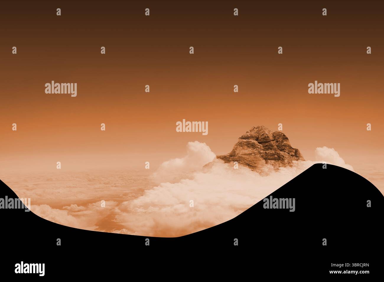 Rocky Peak che emerge sopra le nuvole incorniciando 2 silhouette nere sotto il cielo arancione in un design piatto Foto Stock