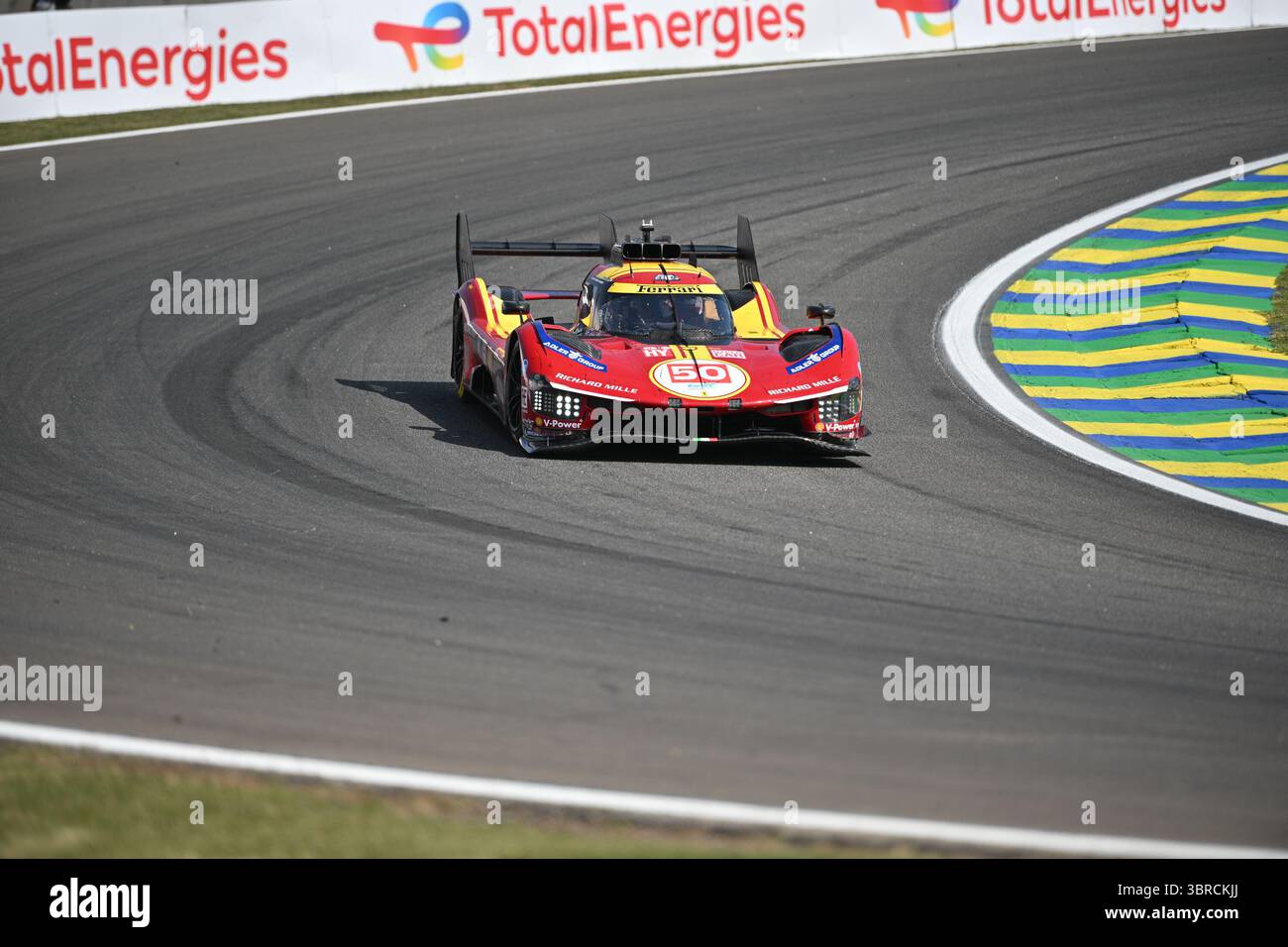 San Paolo, Brasile. 11 luglio 2025. SAN PAOLO, BRASILE - 11 LUGLIO: Ferrari 499P #50 dalla Ferrari AF Corse, guidata da Antonio fuoco (ITA), Miguel Molina (SPA), Nicklas Nielsen (DEN) durante le prove libere del FIA World Endurance Championship 6 ore di San Paolo 2025 a Autódromo José Carlos Pace l'11 luglio 2025, a San Paolo, Brasile. (Foto di Leandro Bernardes/PxImages) credito: PX Images/Alamy Live News Foto Stock