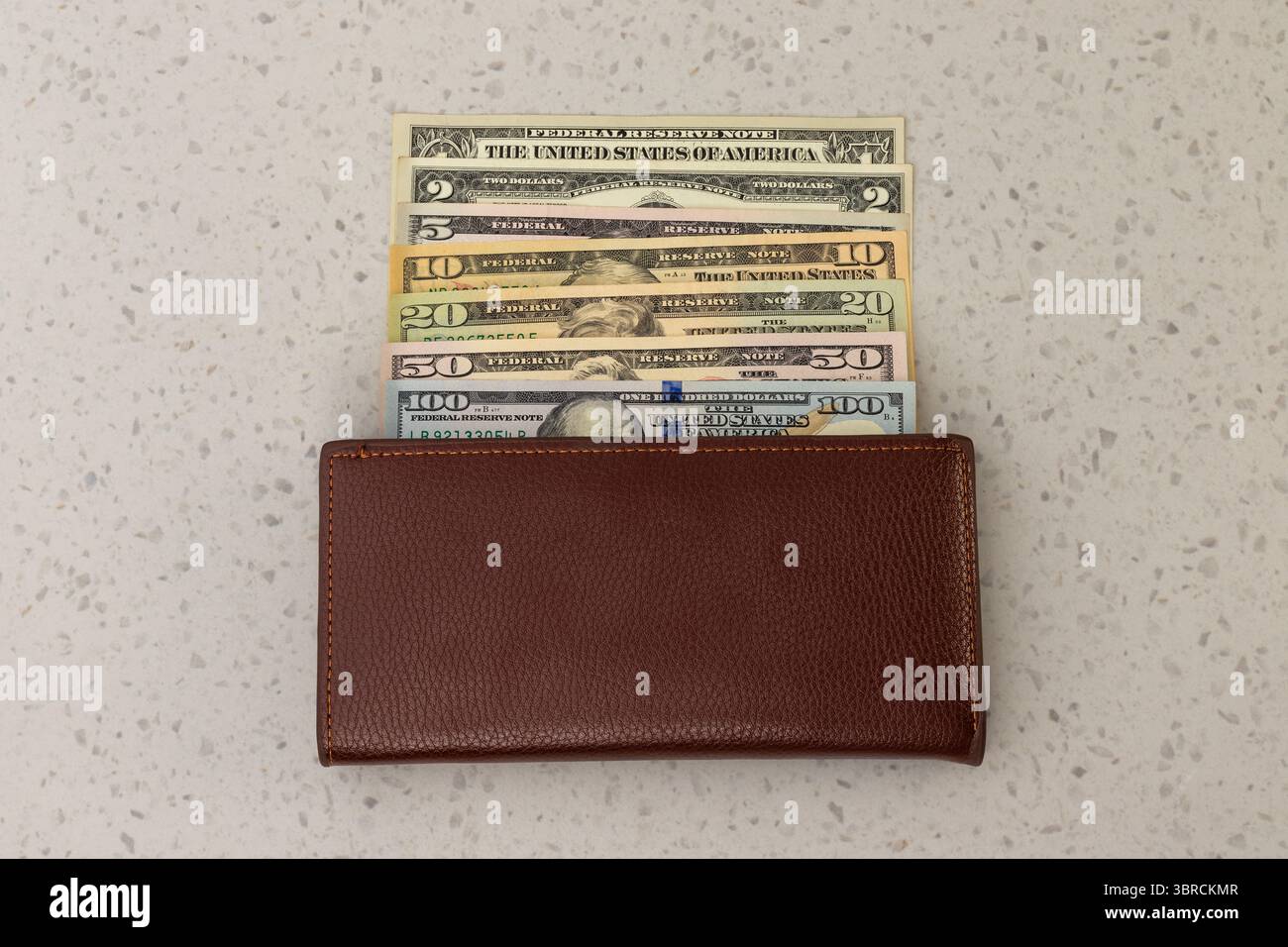 Dollaro statunitense serie completa di banconote in tagli ascendenti nel portafoglio Foto Stock