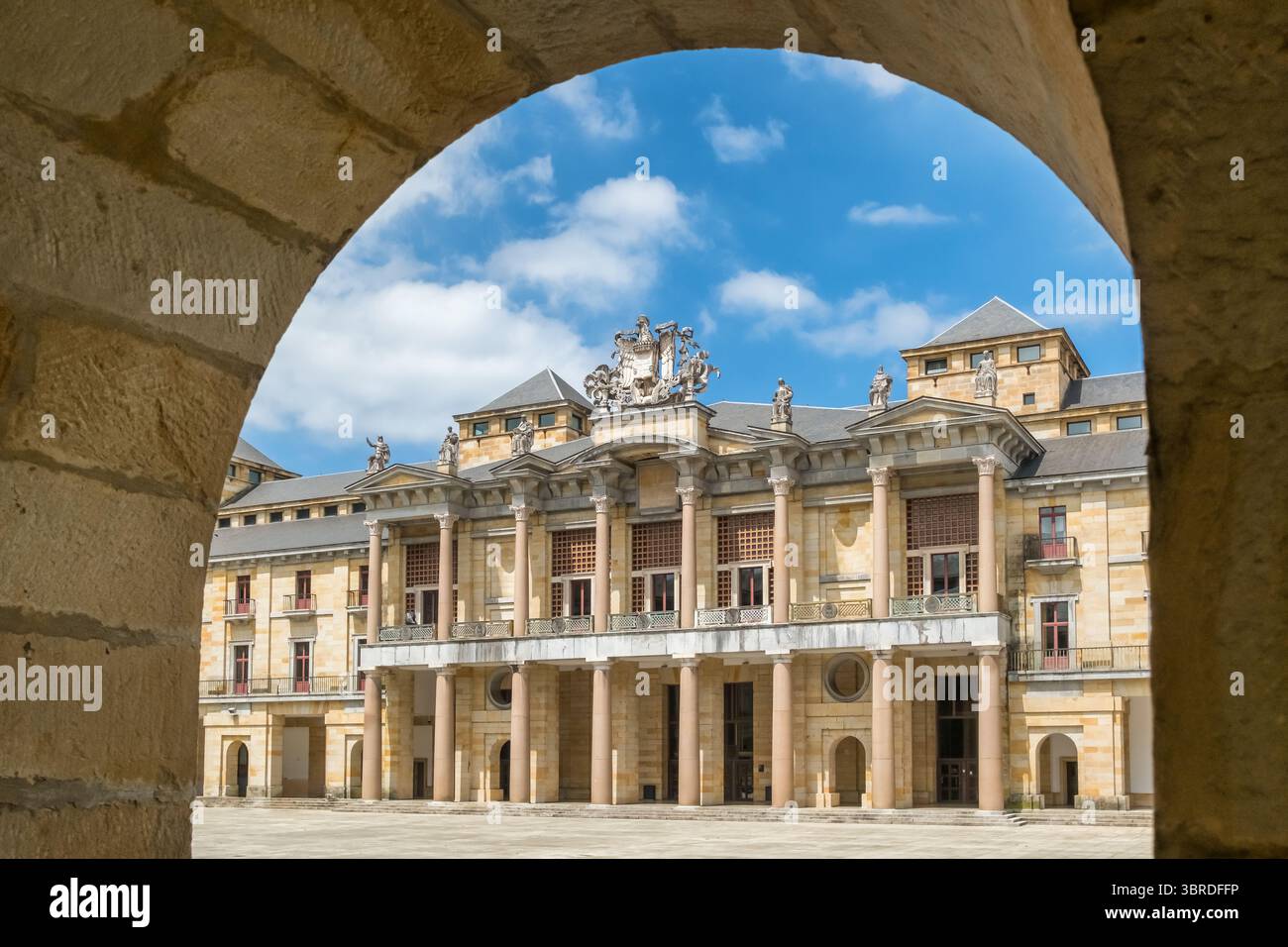Cortile interno dell'Universidad Laboral de Gijon, Asturie, Spagna settentrionale Foto Stock