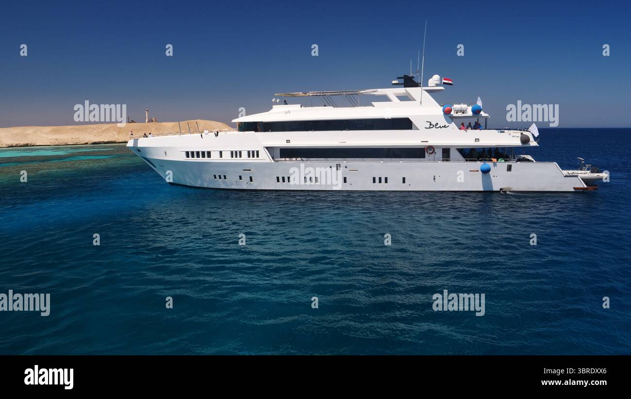 La crociera subacquea Blue ormeggiata a Gubal Island nel Mar Rosso Foto Stock