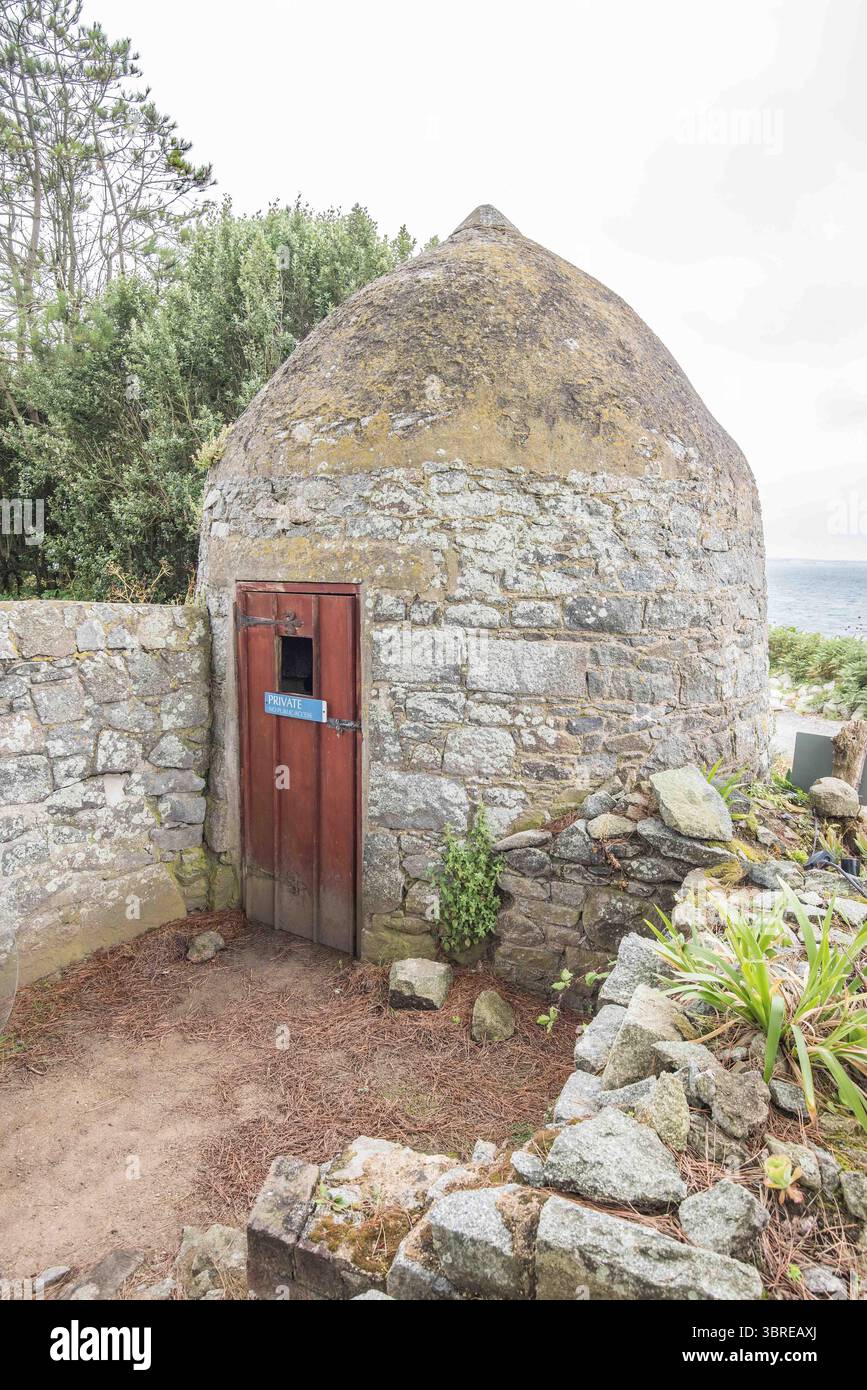 Storica prigione di Herm situata nelle Isole del Canale e la prigione più piccola della Gran Bretagna. Un edificio in granito a cupola, senza finestre, costruito nel 1826. Foto Stock