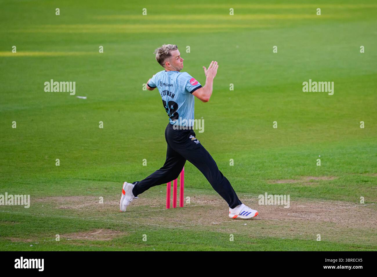 LONDRA, REGNO UNITO. 11 luglio: Sam Curran del Surrey Cricket Club (capitano) in azione durante Surrey vs Glamorgan - Vitality Blast al Kia Oval Cricket Ground venerdì 11 luglio 2025 a LONDRA, REGNO UNITO. Crediti: Taka Wu/Alamy Live News Foto Stock