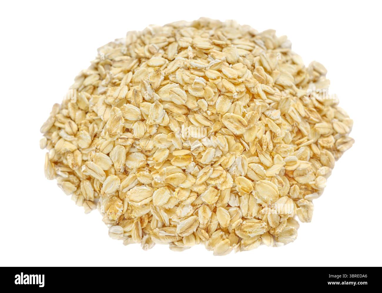 Farina d'avena isolata su sfondo bianco, messa a fuoco selettiva. Foto Stock