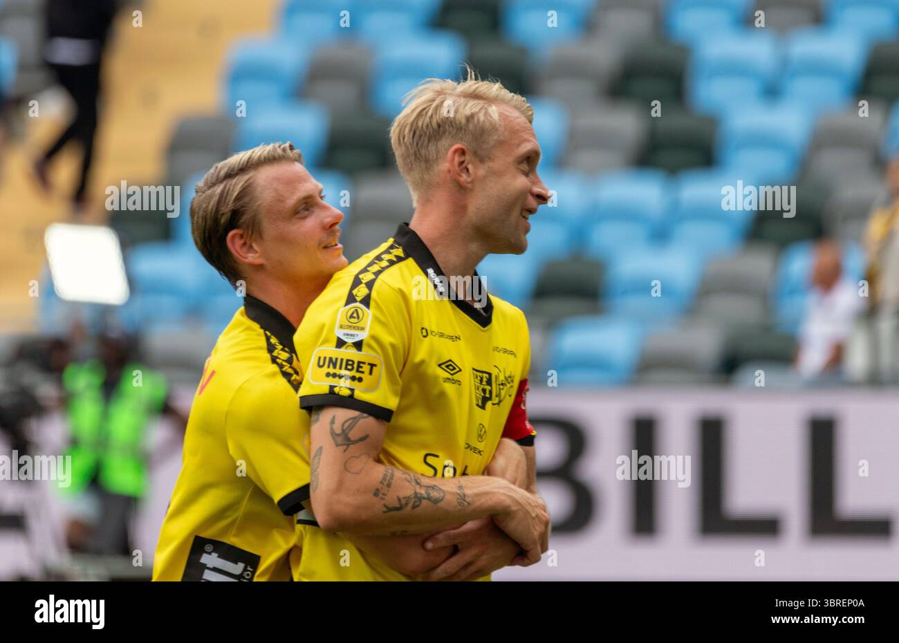 Gothenburg, Svezia. 12 luglio 2025. I giocatori di IF Elfsborg celebrano la vittoria per 2-1 della partita tra IFK Gothenburg e IF Elfsborg in Allsvenskan a Gamla Ullevi. Crediti: Per Ljung/Alamy Live News Foto Stock
