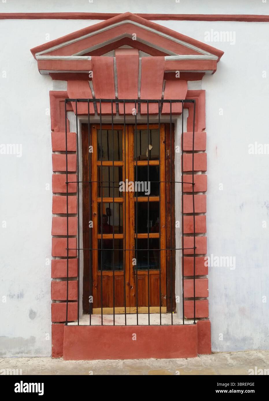 tipiche porte d'ingresso decorative di san cristobal de las casas, messico Foto Stock
