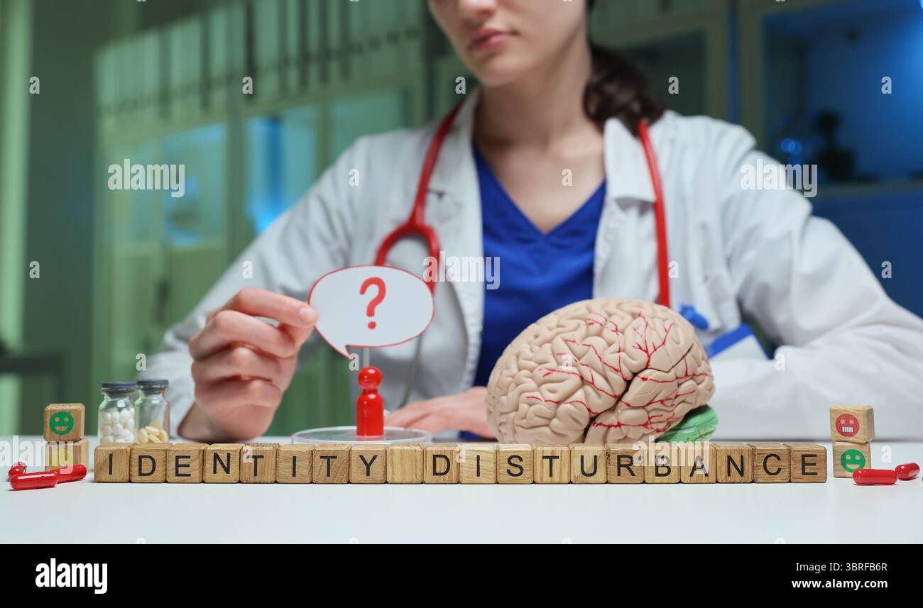Un'esplorazione completa dei disturbi dell'identità all'interno delle pratiche di assistenza sanitaria mentale Foto Stock