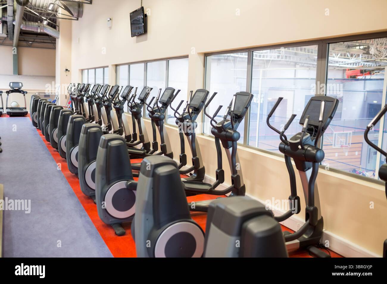 Allenatori di cross nel centro benessere Foto Stock