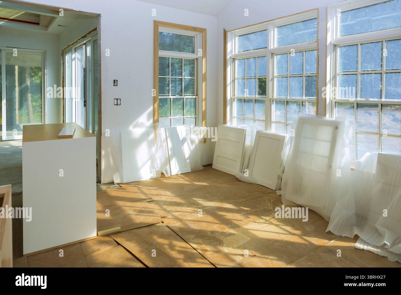 Preparazione per l'installazione per IN COSTRUZIONE, RISTRUTTURAZIONE, RESTAURO, estensione restauro e ricostruzione porta Foto Stock