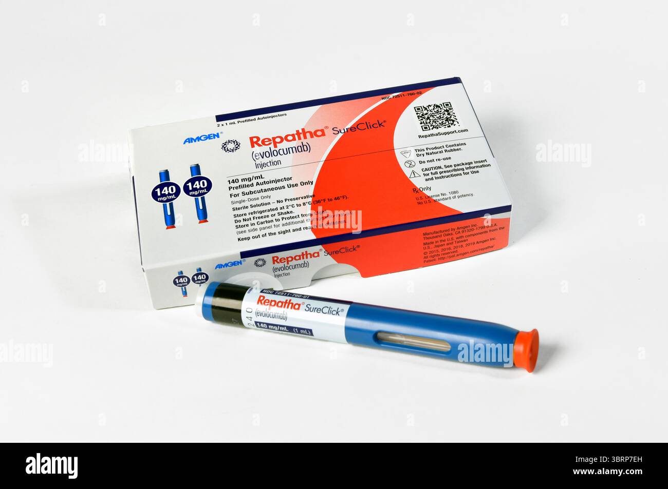 Confezione e penna per iniezione per il farmaco da prescrizione Repatha (Evolocumab), un farmaco iniettabile per controllare il colesterolo alto. Foto Stock