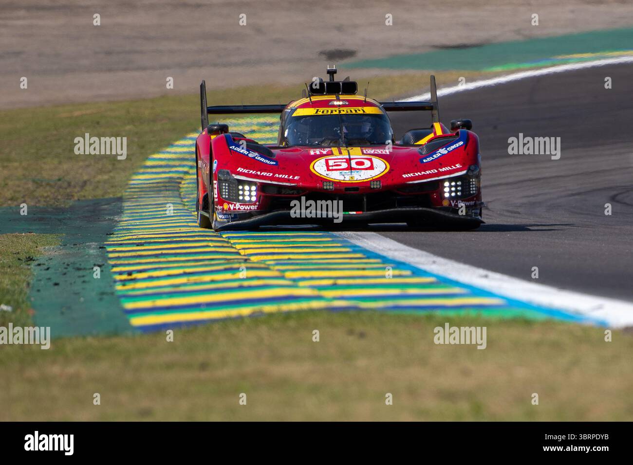 San Paolo, Brasile. 13 luglio 2025. SAN PAOLO, BRASILE - 13 LUGLIO: Ferrari 499P #50 dalla Ferrari AF Corse, guidata da Antonio fuoco (ITA), Miguel Molina (SPA) e Nicklas Nielsen (DEN) durante il Campionato Mondiale Endurance FIA 6 ore di San Paolo 2025 a Autódromo José Carlos Pace il 13 luglio 2025, a San Paolo, Brasile. (Foto di Leandro Bernardes/PxImages) credito: PX Images/Alamy Live News Foto Stock