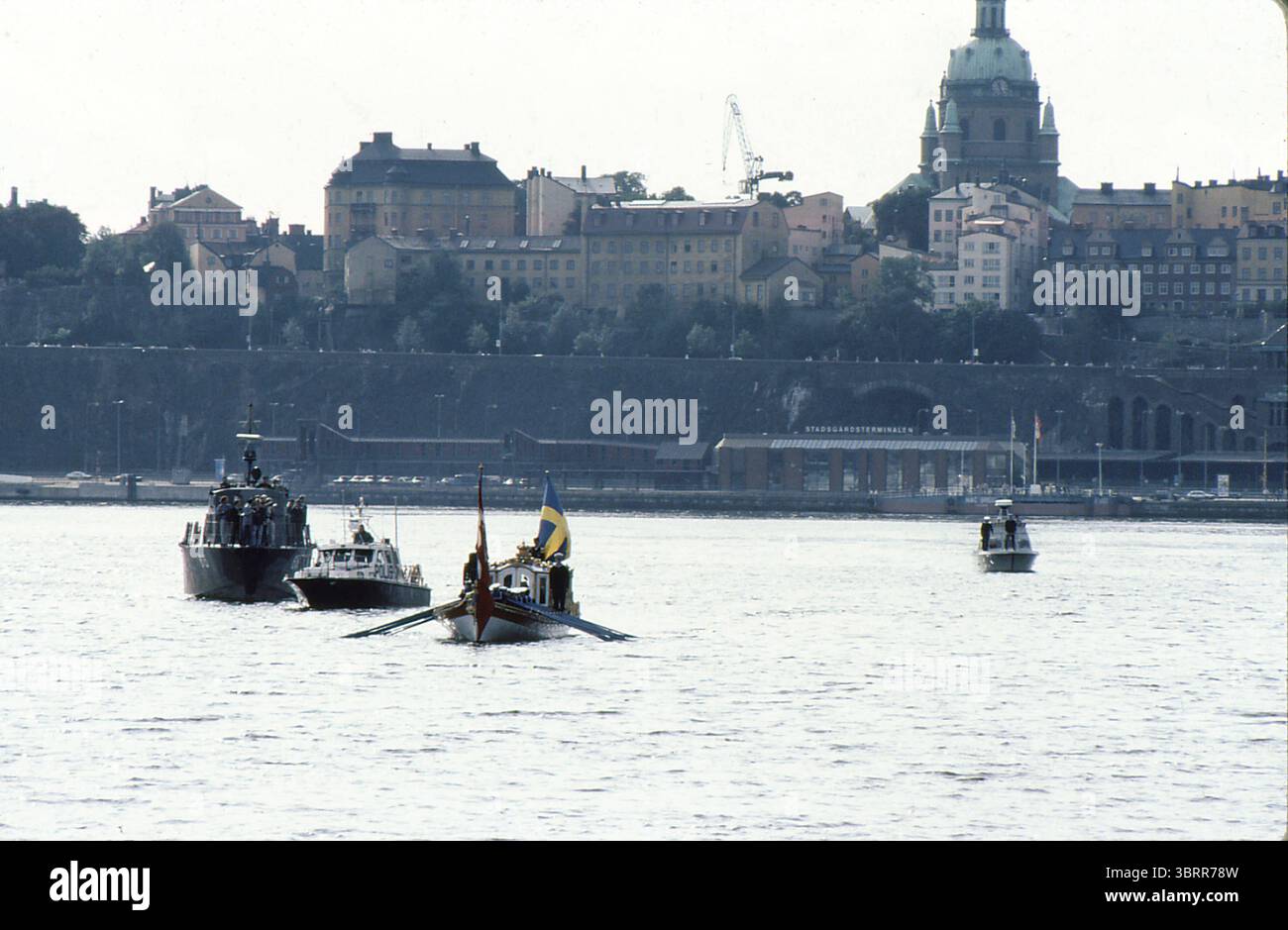 DATA DI REGISTRAZIONE NON DICHIARATA Stoccolma/Svezia/immagini hitri 1985/re svedese Carlo XVI gustavo. E la regina silvia di origine tedesca accolgono la regina danese Margrethe II e il marito principe Henrik a stokholm in svezia durante la loro visita di stato reale nel 1985. Foto. Francis Joseph Dean/Dean immagini non per uso commerciale Foto Stock