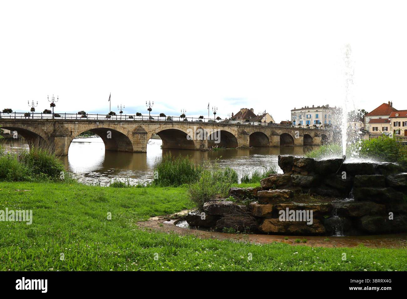 Ponte sul fiume Saône, città di Gray, dipartimento di Haute Saône, Francia Foto Stock