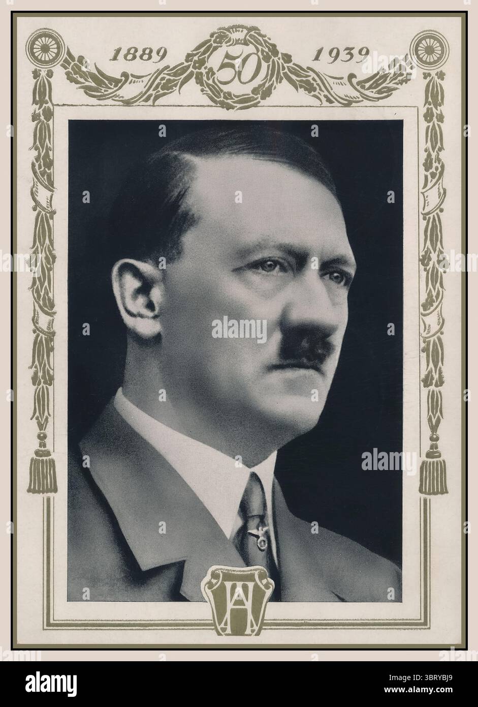 Adolf Hitler 50 ° compleanno Ritratto ufficiale celebrazione Postcard 1889-1939 Foto Stock