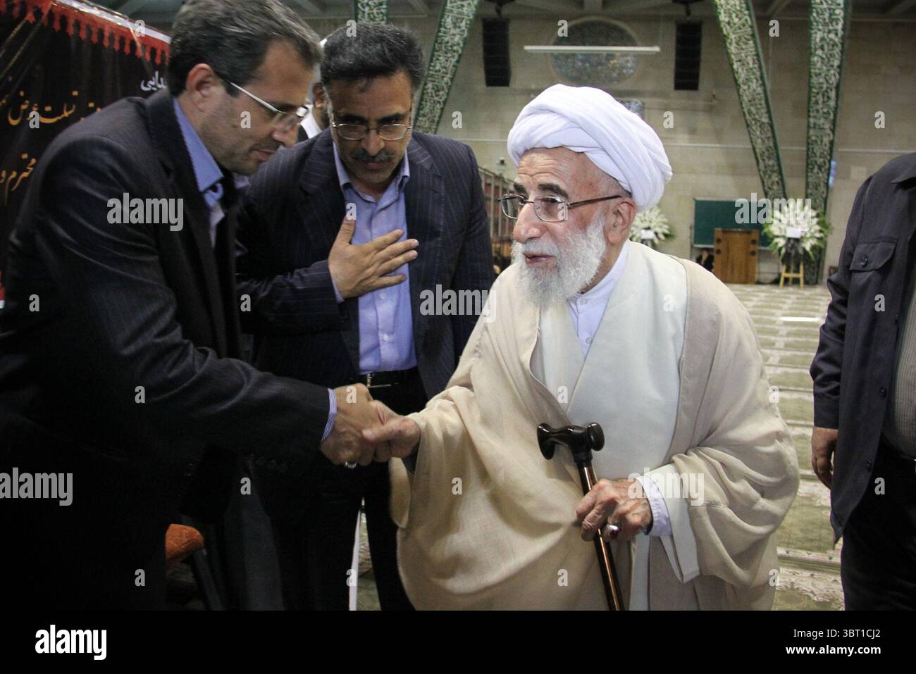 6 ottobre 2015, Teheran, IRAN: Il presidente dell'Assemblea degli esperti, Ahmad Jannati, è visto alla moschea universitaria di Teheran, in Iran. (Immagine di credito: © Rouzbeh Fouladi/ZUMA Wire) Foto Stock