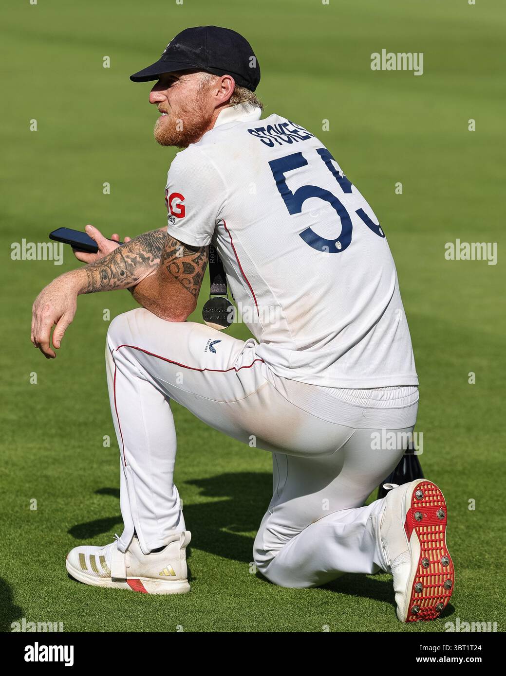 Londra, Regno Unito. 14 luglio 2025. Il capitano inglese Ben Stokes con il suo uomo della medaglia del match durante il 3° Rothesay test Match Day 5 Inghilterra contro India a Lords, Londra, Regno Unito, 14 luglio 2025 (foto di Mark Cosgrove/News Images) a Londra, Regno Unito il 14/7/2025. (Foto di Mark Cosgrove/News Images/Sipa USA) credito: SIPA USA/Alamy Live News Foto Stock