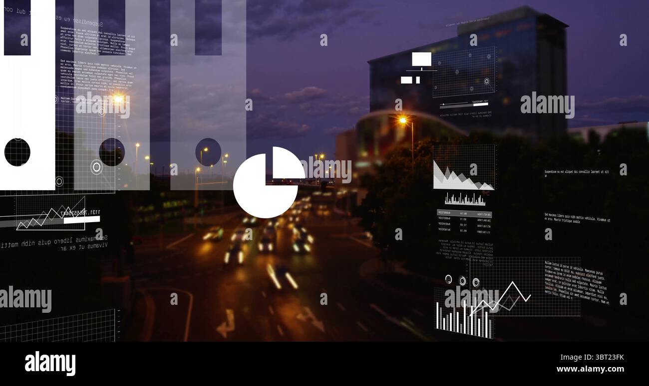 Visualizzazione di incroci a più corsie con percorsi luminosi per veicoli nelle strade notturne della città, con sovrapposizioni di dati Foto Stock