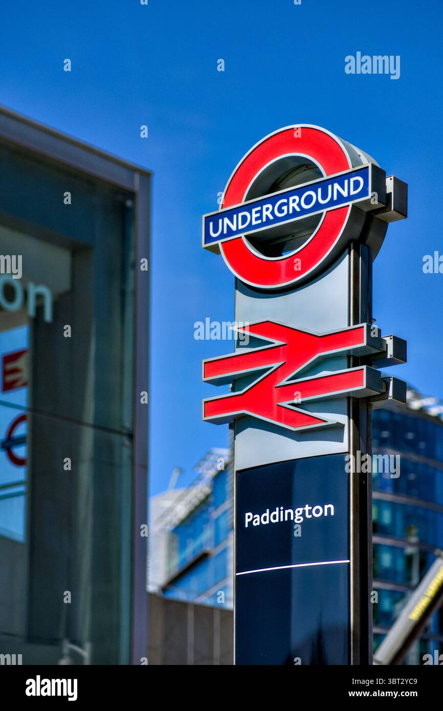 Segnale di collegamento della stazione ferroviaria di Paddington, City of Westminster, Londra, Inghilterra, Regno Unito Foto Stock