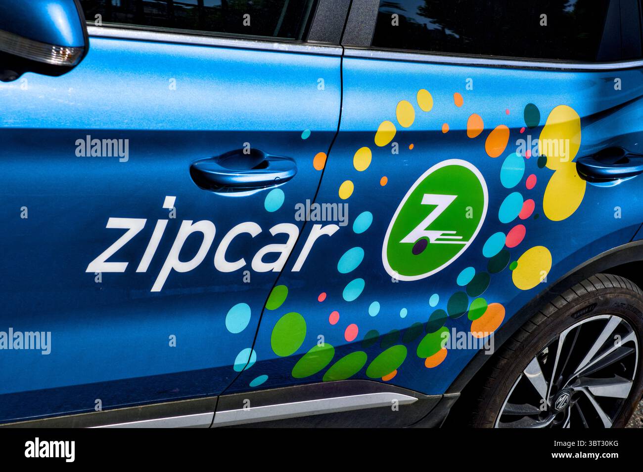 Zipcar, Car Hire Vehicle, Blomfield Road, Londra, Inghilterra, REGNO UNITO Foto Stock