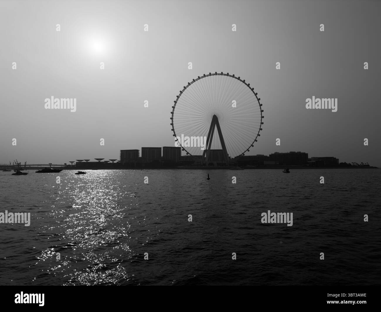 Skyline di Dubai Marina con Dubai Ain Foto Stock