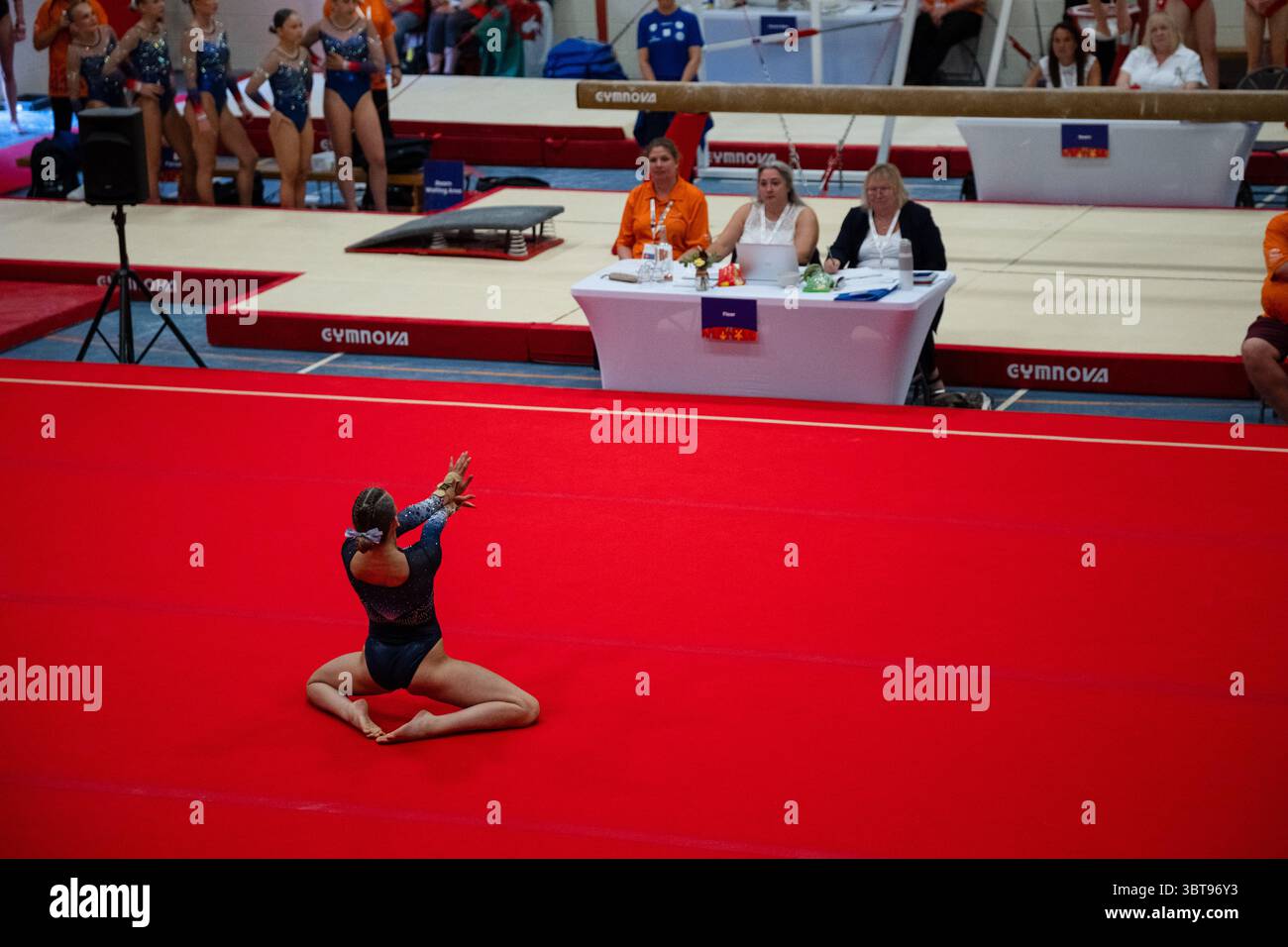 Stromness, Isole Orcadi, Scozia, Regno Unito, 14 luglio 2025. Modifica Virta di Åland sul pavimento. The Gymnastics Set and Team Competition ai Giochi delle Isole Orcadi 2025 a Stromness, Isole Orcadi, Scozia, Regno Unito, il 14 luglio 2025. I Giochi dell'Isola sono eventi multisportivi biennali per piccole comunità insulari, fondati nel 1985. Foto: Rob Watkins/Alamy Live News Foto Stock