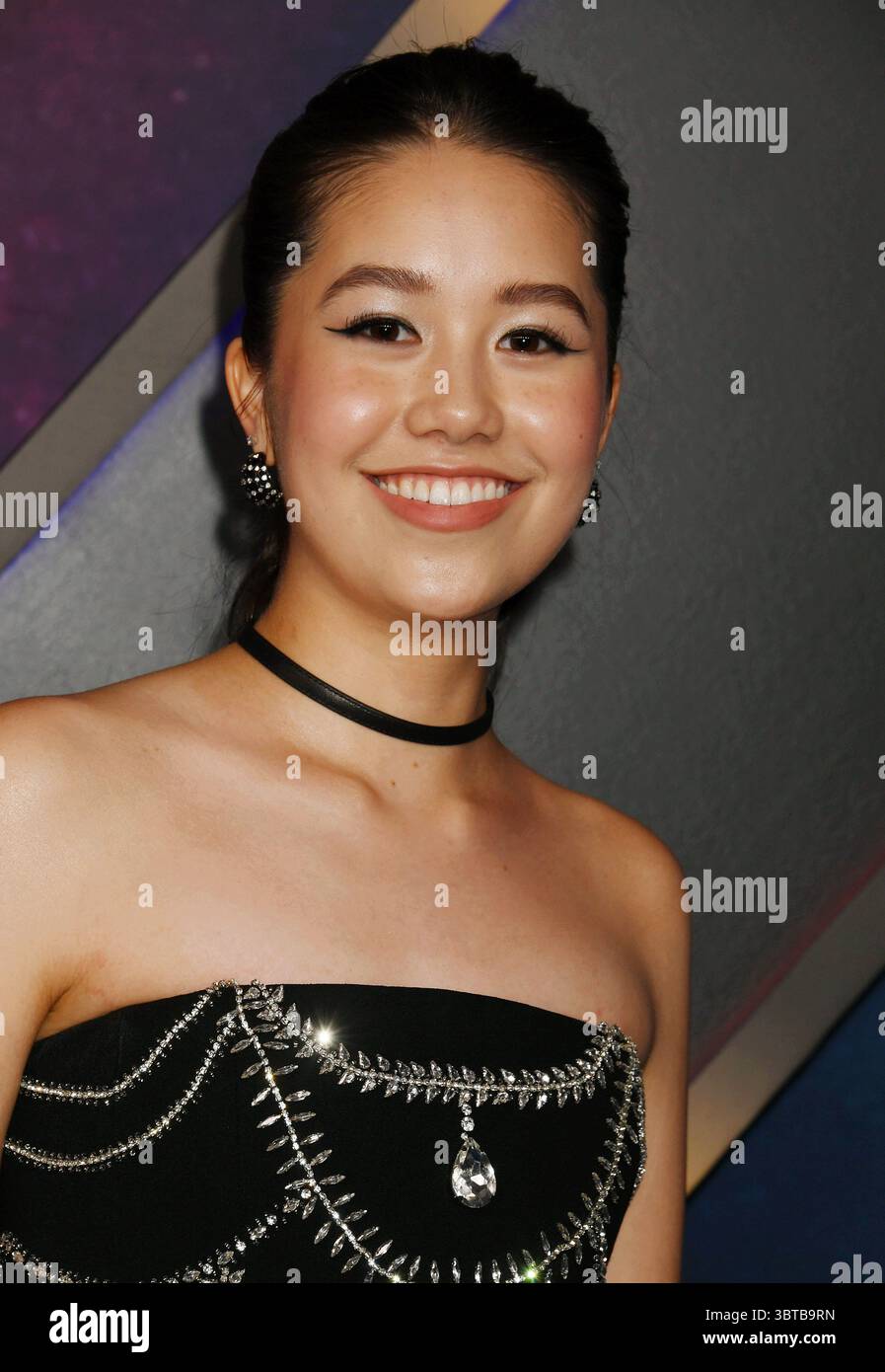 LOS ANGELES, CALIFORNIA - 08 LUGLIO: Trinity Jo-li Bliss arriva alla prima mondiale di "Zombies 4: Dawn of the Vampires" della Disney all'El Capitan Th Foto Stock