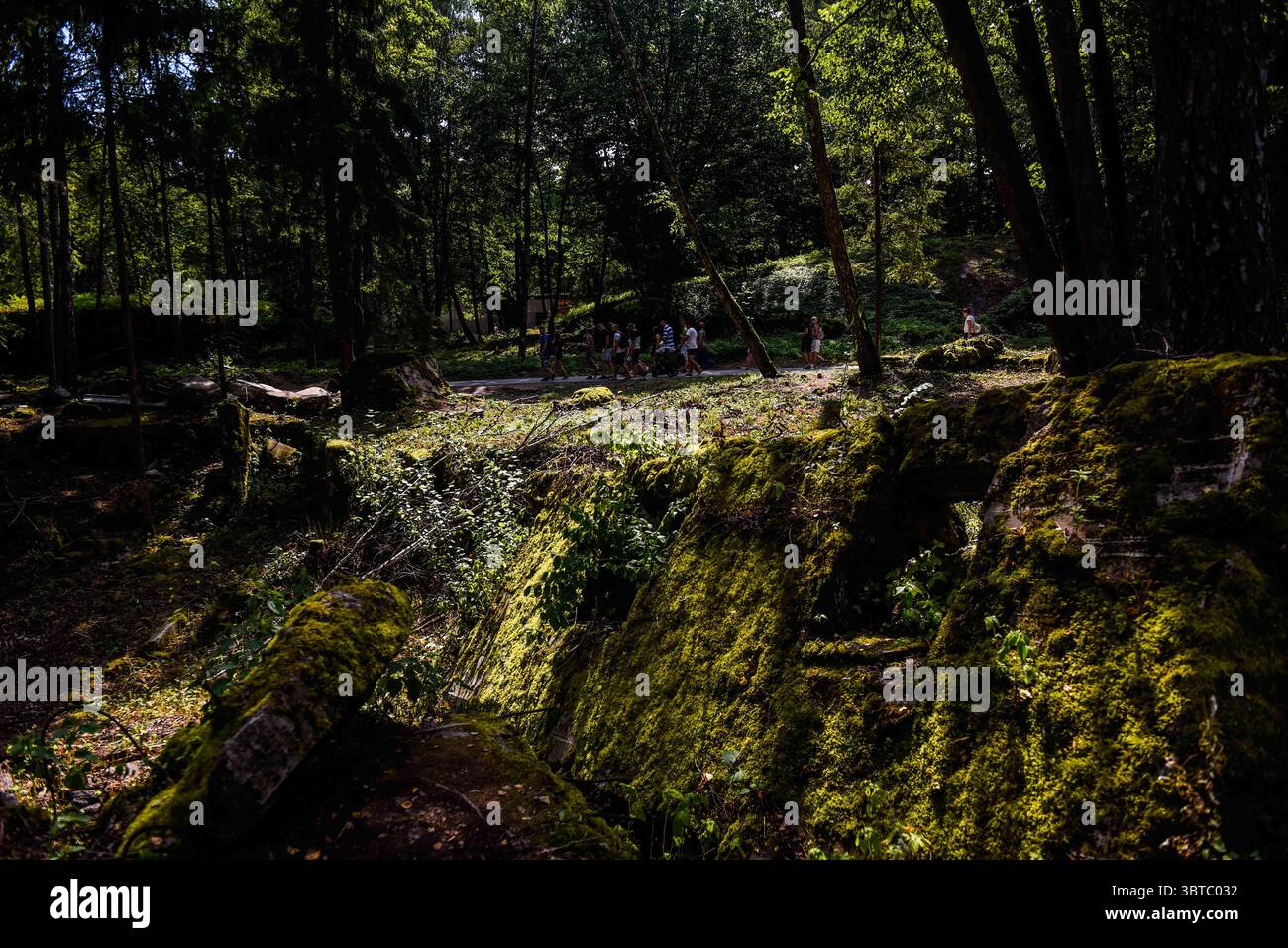 22 agosto 2020, Gierloz, Polonia: Una vista di un bunker distrutto che serviva come casa da tè per i soldati nazisti parte della storica tana del lupo, il primo quartier generale militare di Hitler sul fronte orientale con l'obiettivo di iniziare l'Unione Sovietica, a Gierloz. La famosa Wolfâ Lair era una delle sedi segrete più importanti della Germania nazista, situata oggi nella Polonia orientale. Il sito nazista è famoso per il famoso atempo di assassinio sulla vita di Adolf Hitler. Conosciuta come l'operazione Valkyrie, Claus von Stauffenberg e altri hanno preso di mira Hitler con una bomba a valigia durante un incontro all'interno del Wol Foto Stock