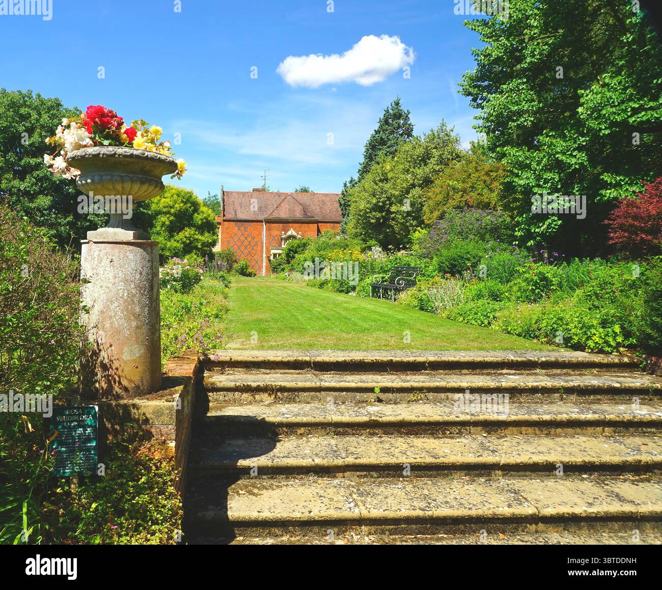 Warwick House e i giardini di Easton Lodge Foto Stock