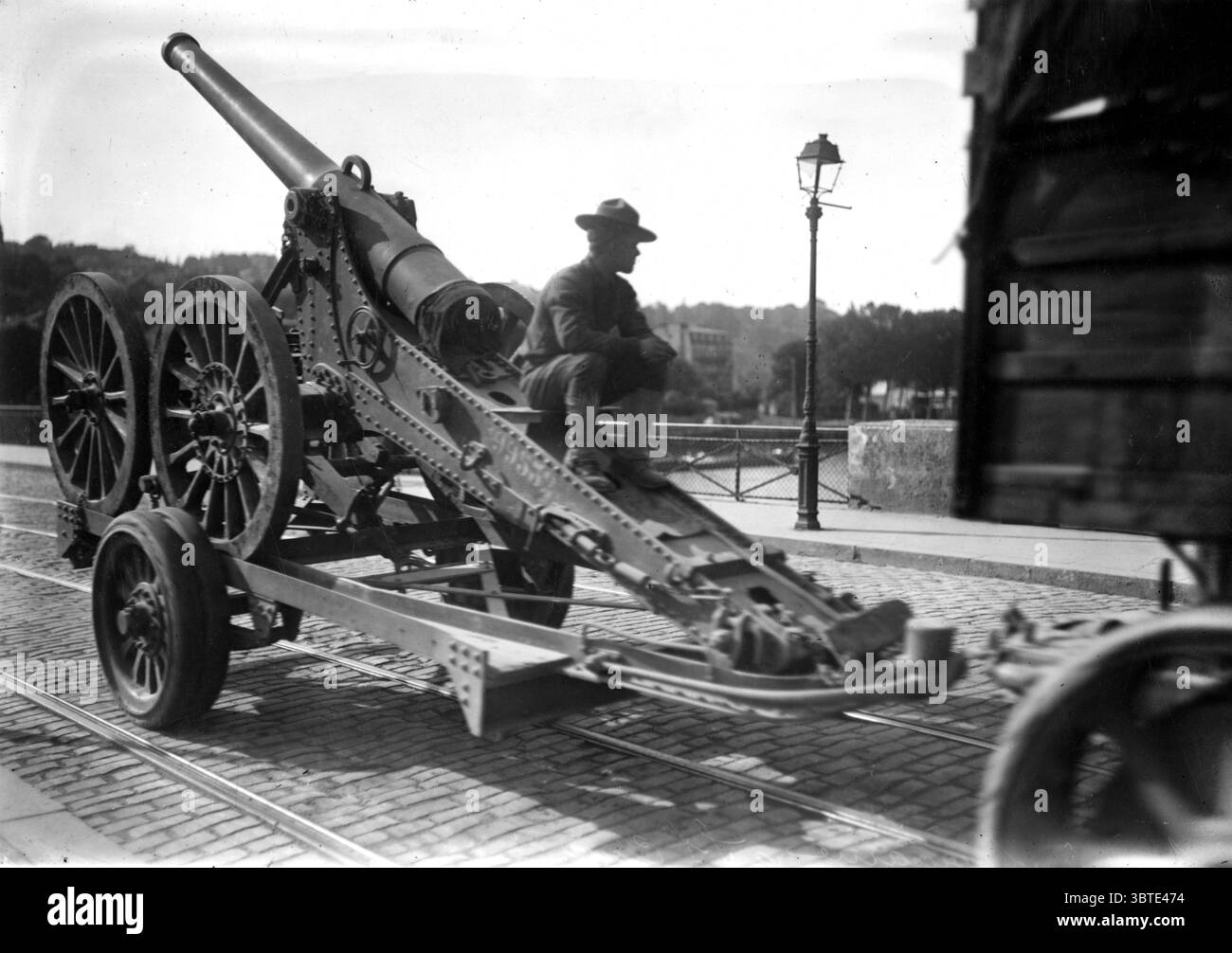 Artiglieria americana su rimorchio. Foto Stock