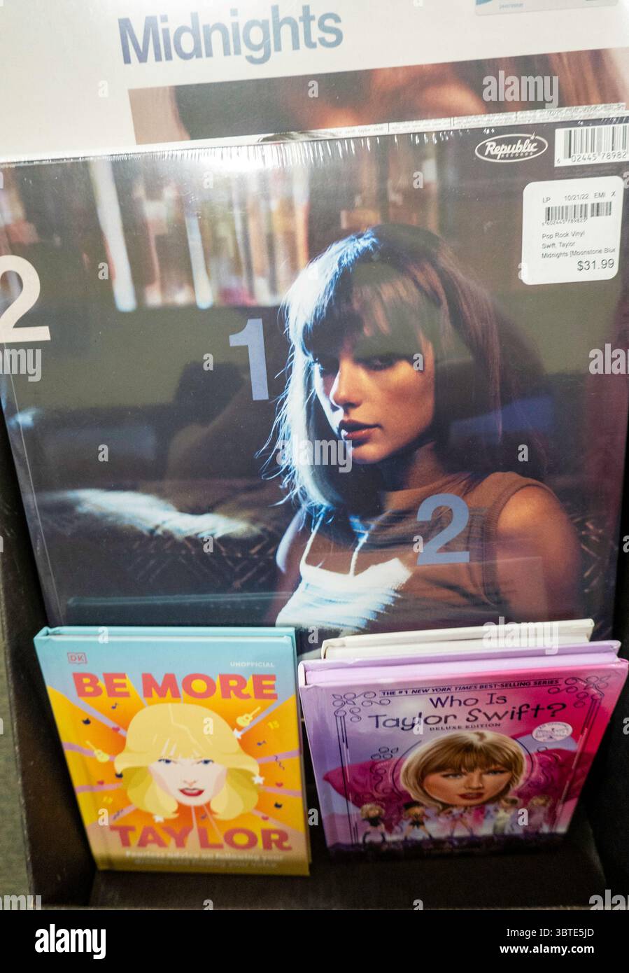 Barnes & Noble Booksellers su Union Square offre una vasta selezione di articoli, New York City, USA 2025 Foto Stock