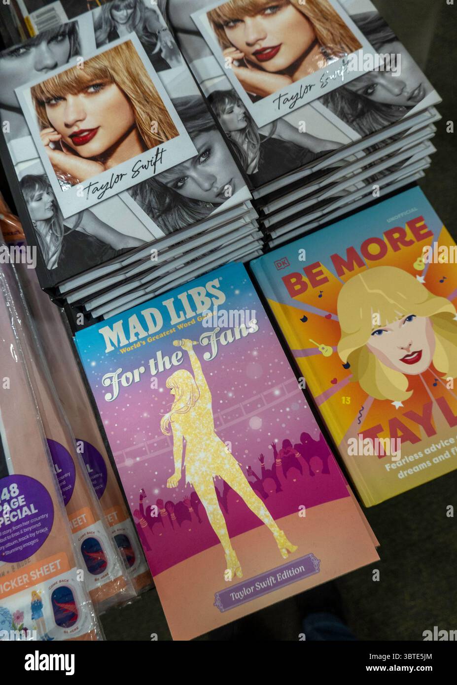 Barnes & Noble Booksellers su Union Square offre una vasta selezione di articoli, New York City, USA 2025 Foto Stock