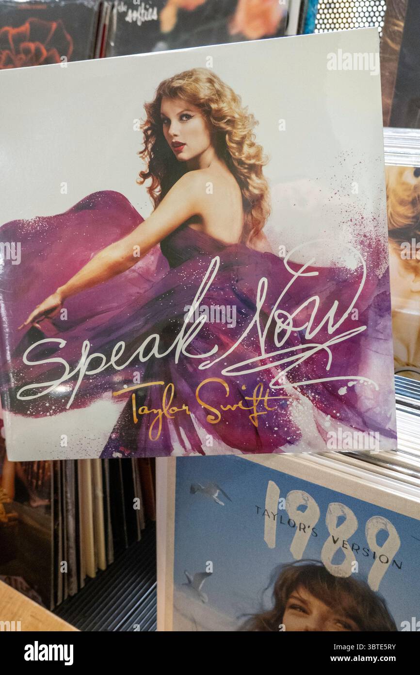 Barnes & Noble Booksellers su Union Square offre una vasta selezione di articoli, New York City, USA 2025 Foto Stock