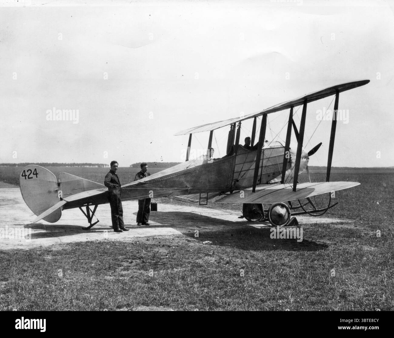 RE8 ( tipo di produzione ) con motore Gnome da 80 hp presso la Central Flying School , Upavon 1914 Foto Stock