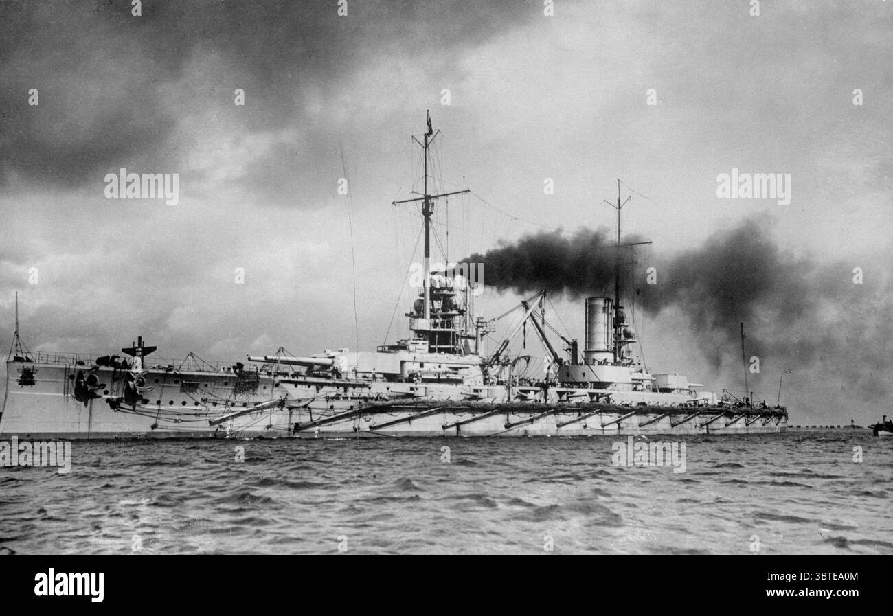 Marina imperiale tedesca . SMS Konig Albert . 1919 SMS König Albert era una corazzata della classe Kaiser che servì nella Hochseeflotte della Marina imperiale tedesca *** didascalia locale *** Kaiserliche Marine Foto Stock