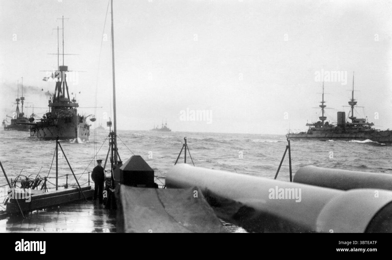 Royal Navy britannica . Bulldog del mare. Navi da guerra britanniche di pattuglia . 1914 Foto Stock
