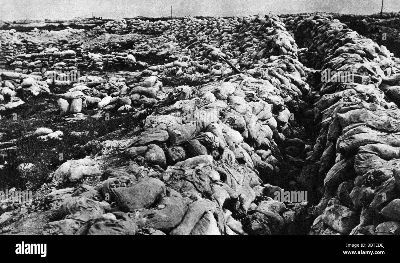 Prima guerra mondiale quando il terreno era inadatto per lo scavo, i sacchi di sabbia venivano usati per fornire riparo Foto Stock