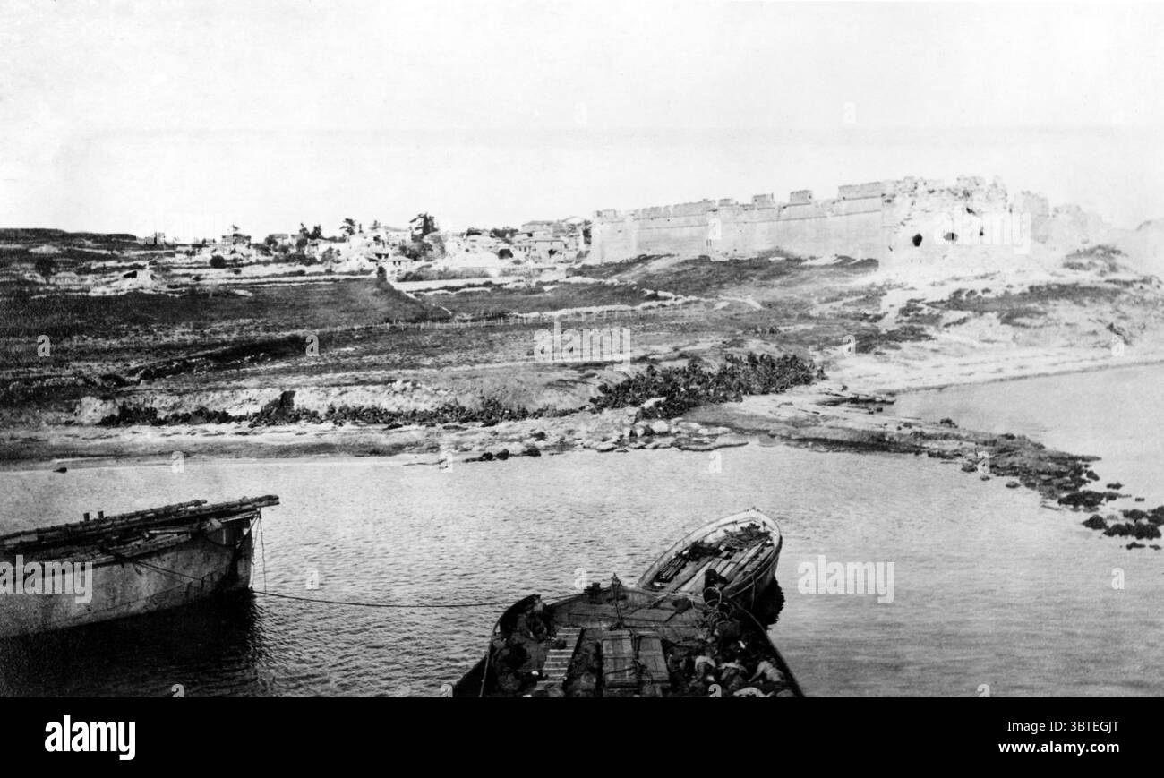 Preso da mitragliere in archi del fiume Clyde alle ore 08:00 del 25 aprile 1915 dopo lo sbarco sulla spiaggia 'V' da parte dei Royal Munster e dei Royal Dublin Fusiliers Gallipoli WWI Foto Stock