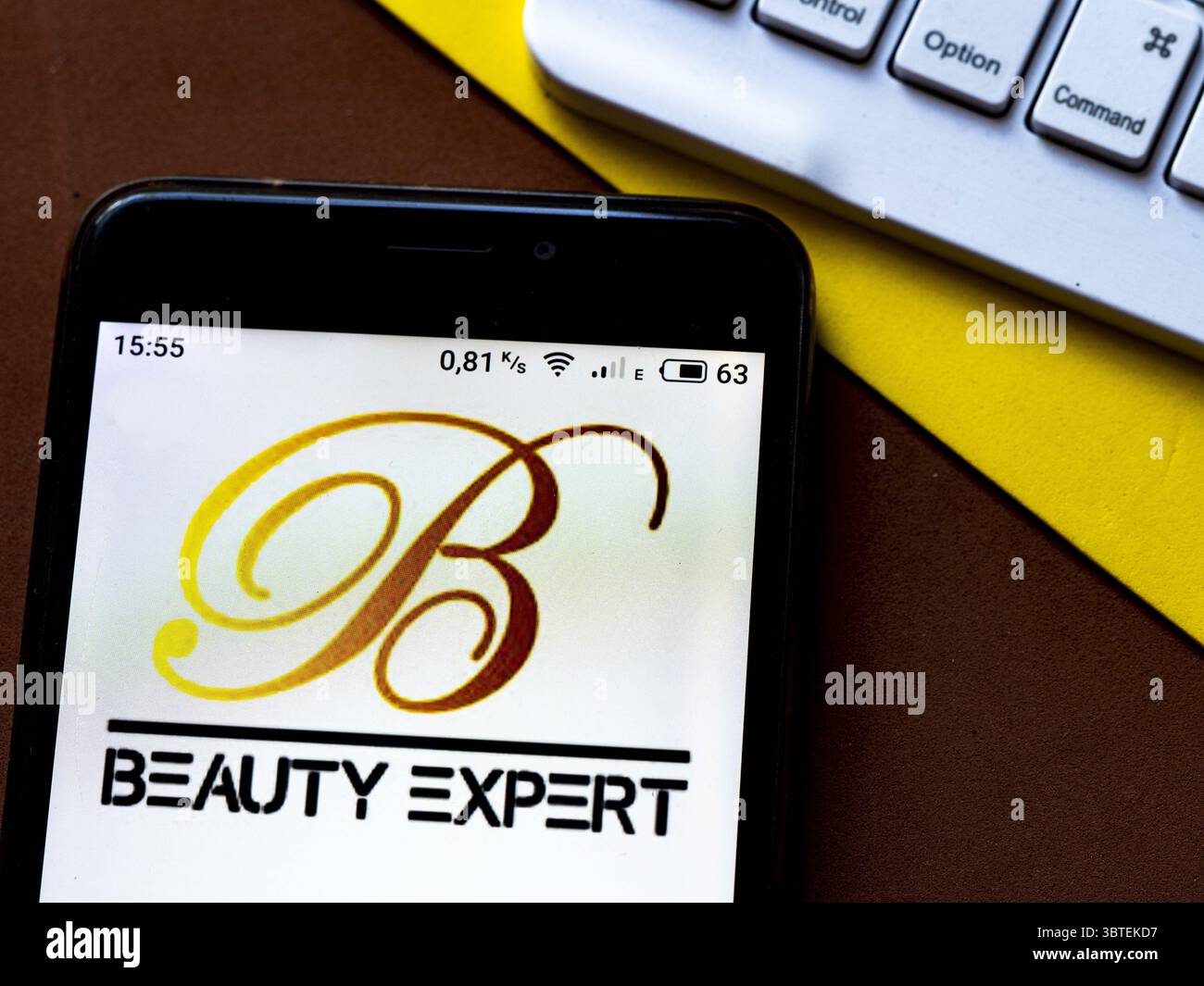 14 settembre 2020, Ucraina: In questa foto viene mostrato un logo Beauty Expert visualizzato su uno smartphone. (Immagine di credito: © Igor Golovniov/immagini SOPA tramite filo ZUMA) Foto Stock