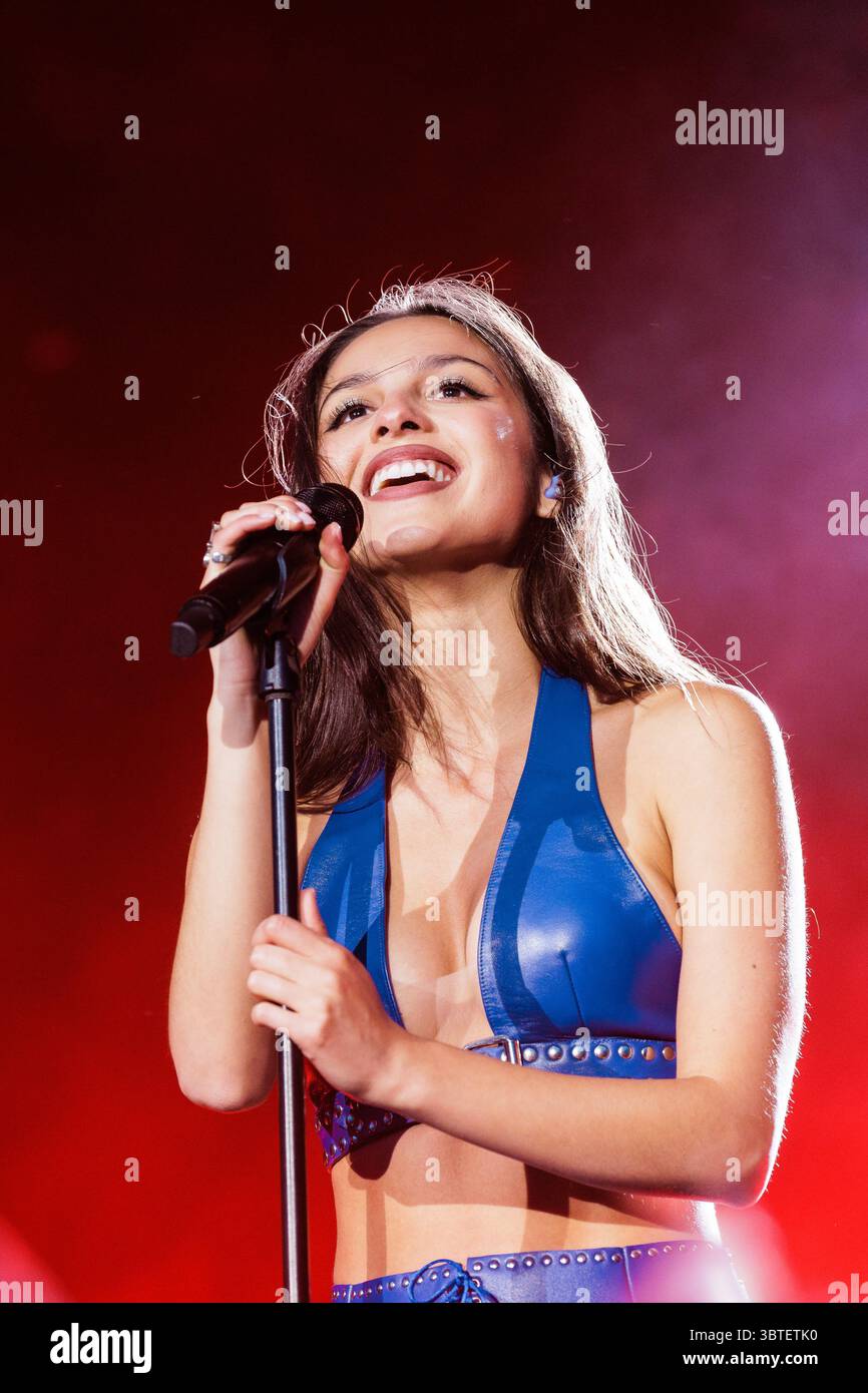 Roskilde, Danimarca. 4 luglio 2025. La cantante americana Olivia Rodrigo esegue un concerto dal vivo durante il festival di musica danese Roskilde Festival 2025 a Roskilde. Foto Stock