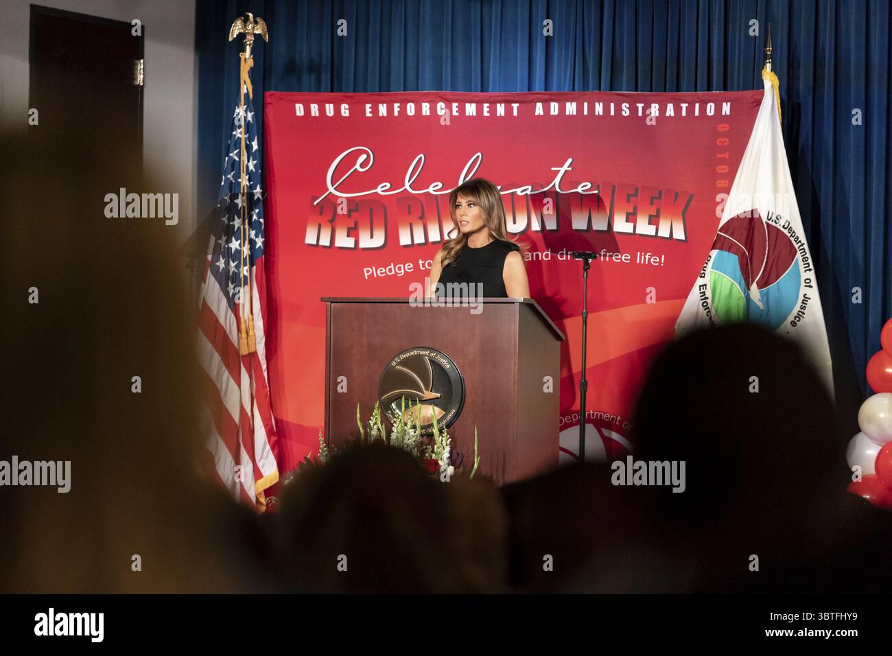 7 ottobre 2019, Washington, DC, Stati Uniti d'America: La First Lady degli Stati Uniti Melania Trump pronuncia le sue osservazioni durante il National Red Ribbon Rally presso la sede dell'Agenzia per l'applicazione della droga il 7 ottobre 2019 a Washington, DC. (Credit Image: © Andrea Hanks via ZUMA Wire) Foto Stock